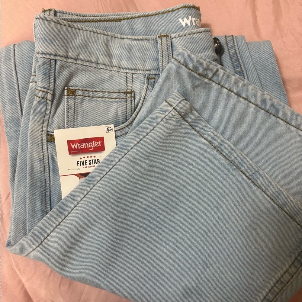Wrangler Women's Straight Leg Jeans in Light Blue